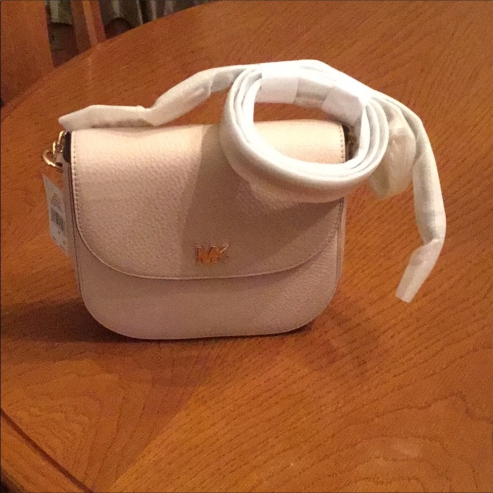 New with Tags MICHAEL KORS HALF DOME CROSSBODY